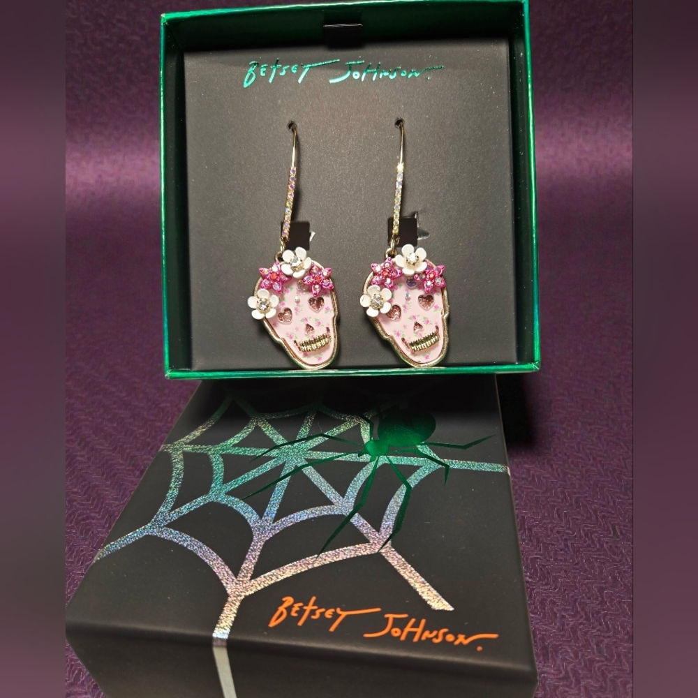NEW BetseyNEW Betsey Johnson 3D Floral Pink Sugar Skull Drop Dangle Earrings NWT - Picture 4 of 6